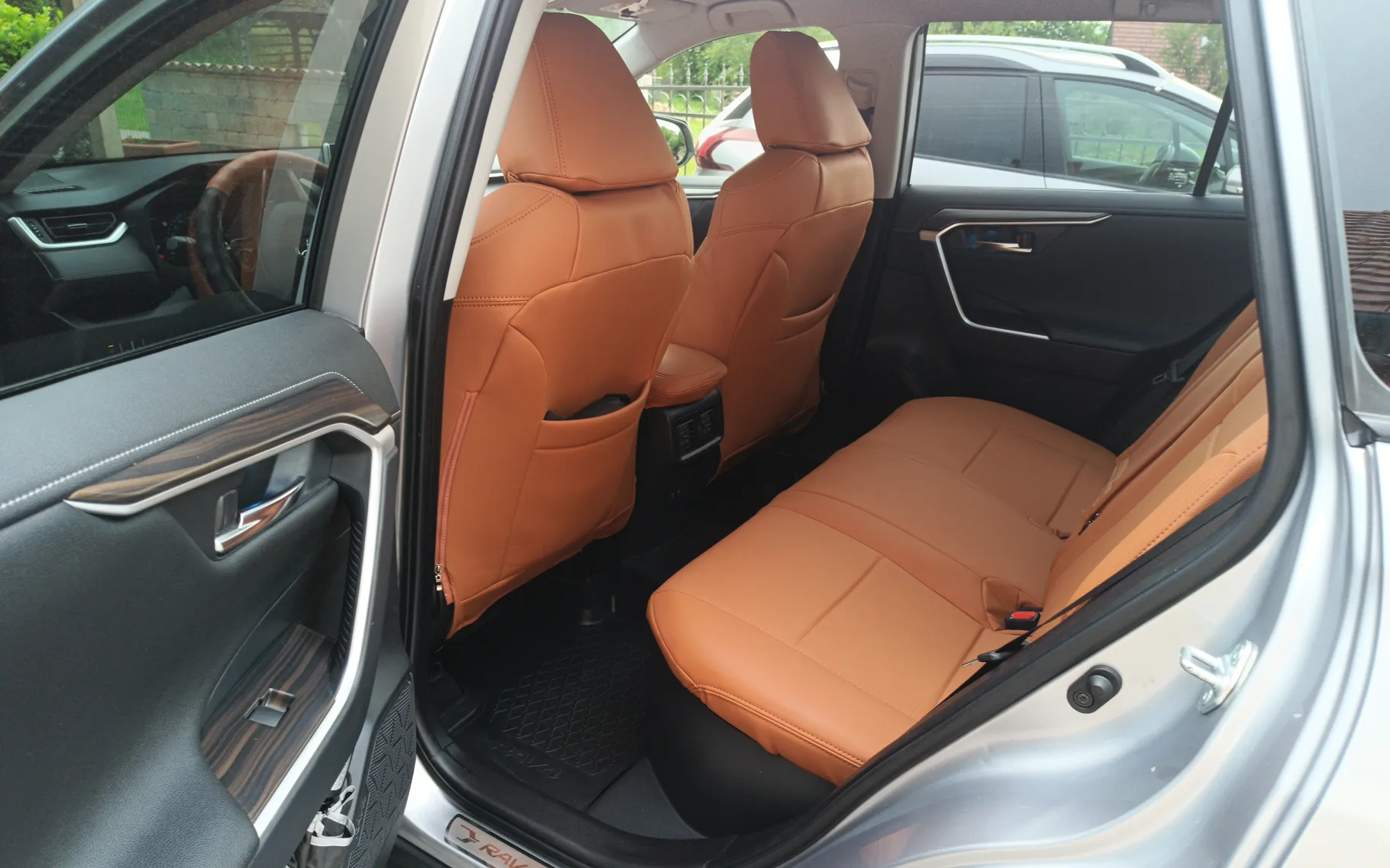 Notranja slika - Toyota RAV4 - elegant awd - 15