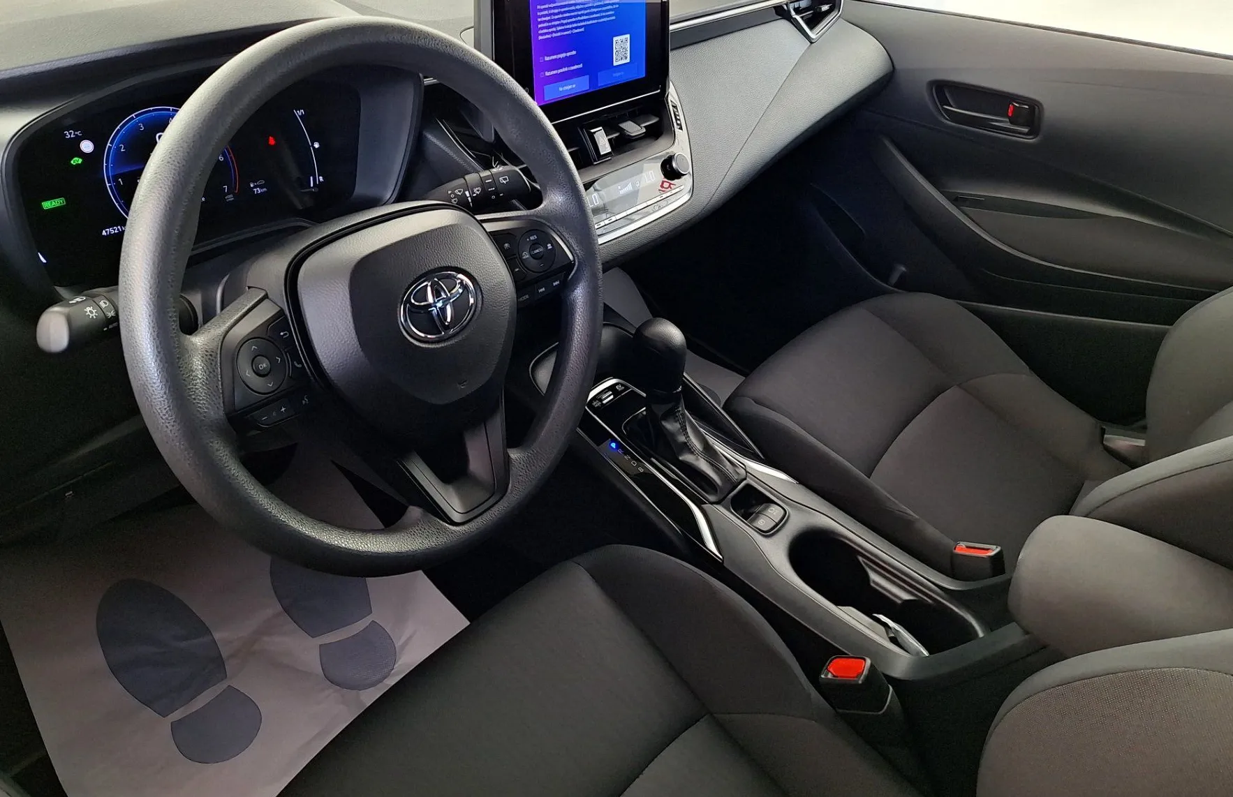 Zunanja slika - Toyota Corolla - TS Hybrid 1.8 VVT-i Terra Black Pack - 9