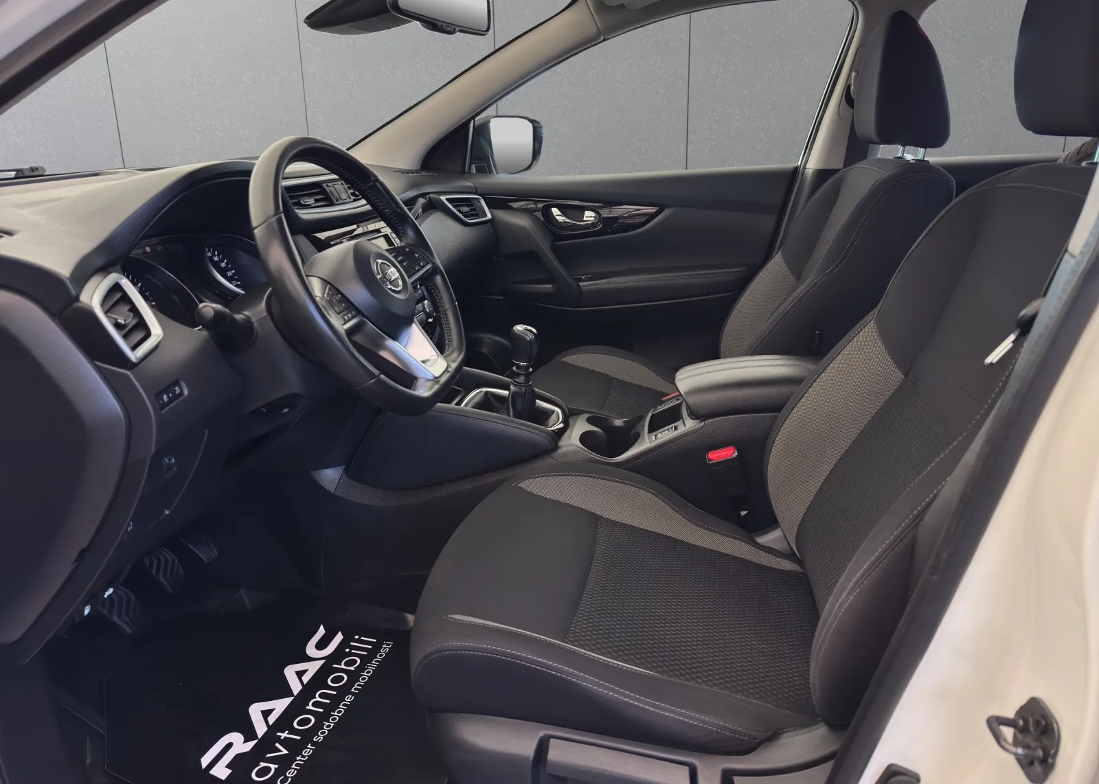 Zunanja slika - Nissan Qashqai - 1.3 - 6