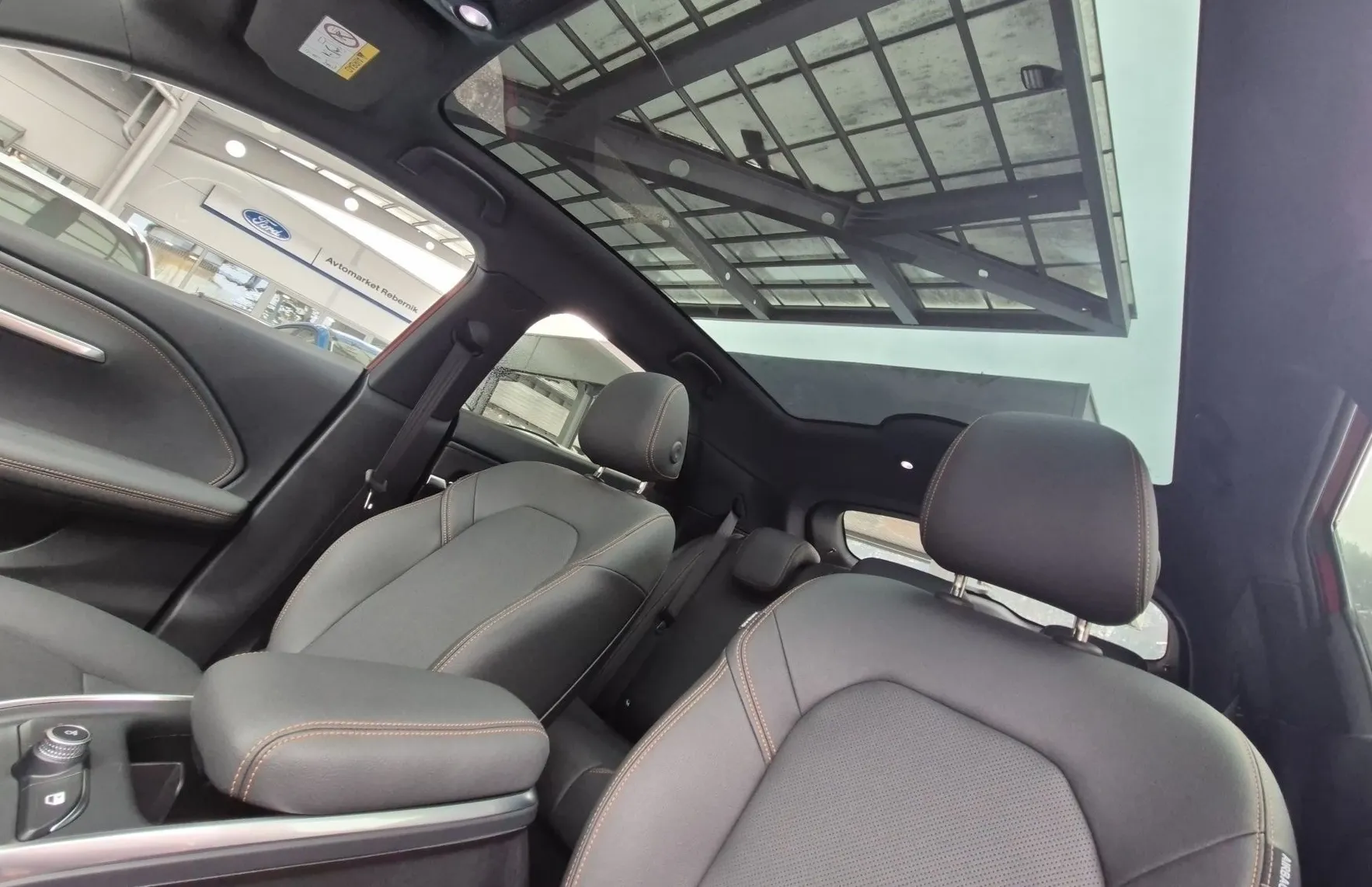Zunanja slika - Vinfast VF6 - PLUS 59.6kWh 204PS FWD-TESTNO VOZILO - 17