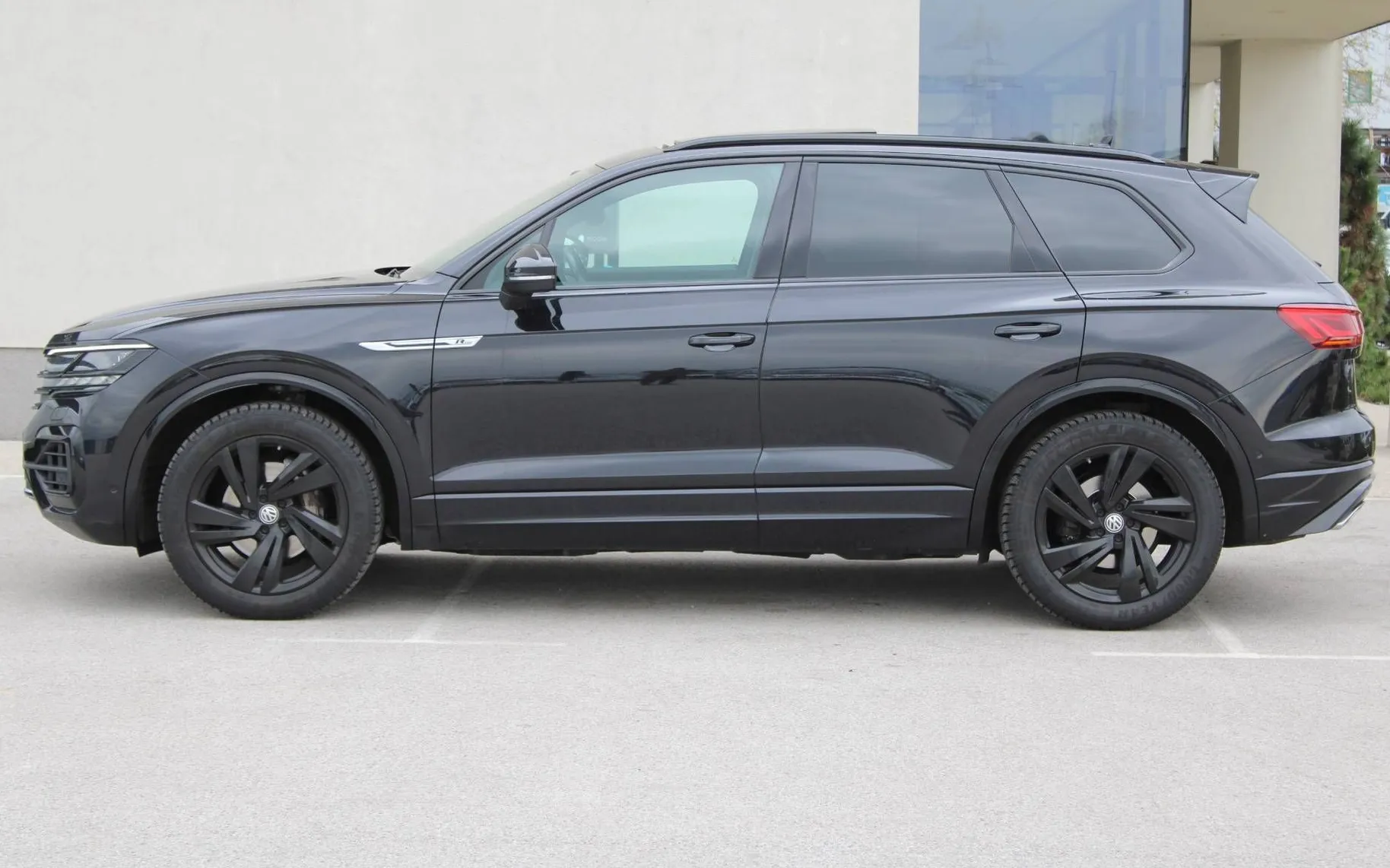 Zunanja slika - VW Touareg - V6 TDI R-LINE LUFT MASAŽA IQ MATRIX ACC KAM PANO.. - 8