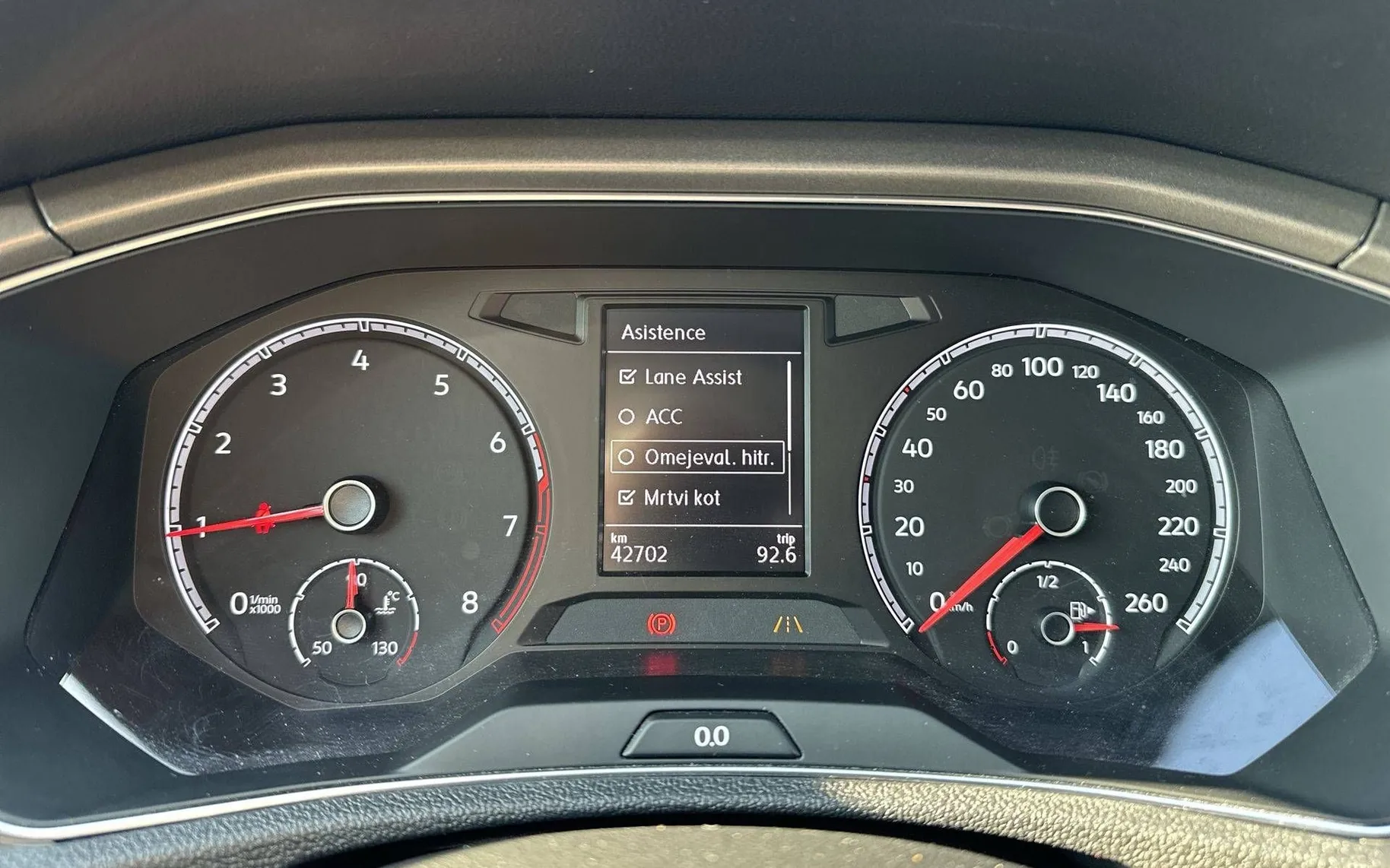 Notranja slika - Volkswagen T-Roc - 1.0 TSI BMT Style - 15
