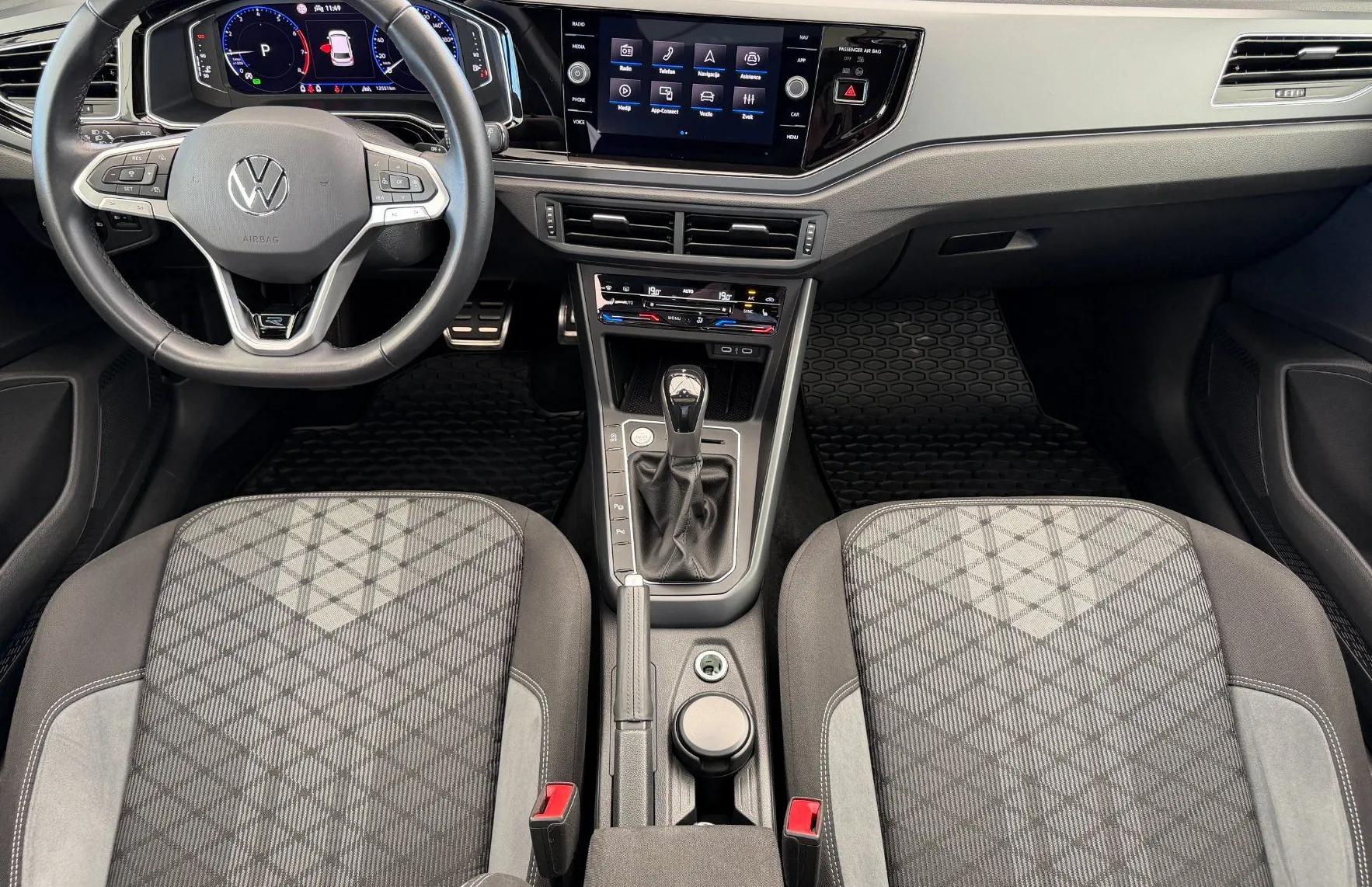 Zunanja slika - Volkswagen Polo - 4JOY1.0 TSI DSG -SLO-1.LASTNIK-KEYLESS-PANO - 6