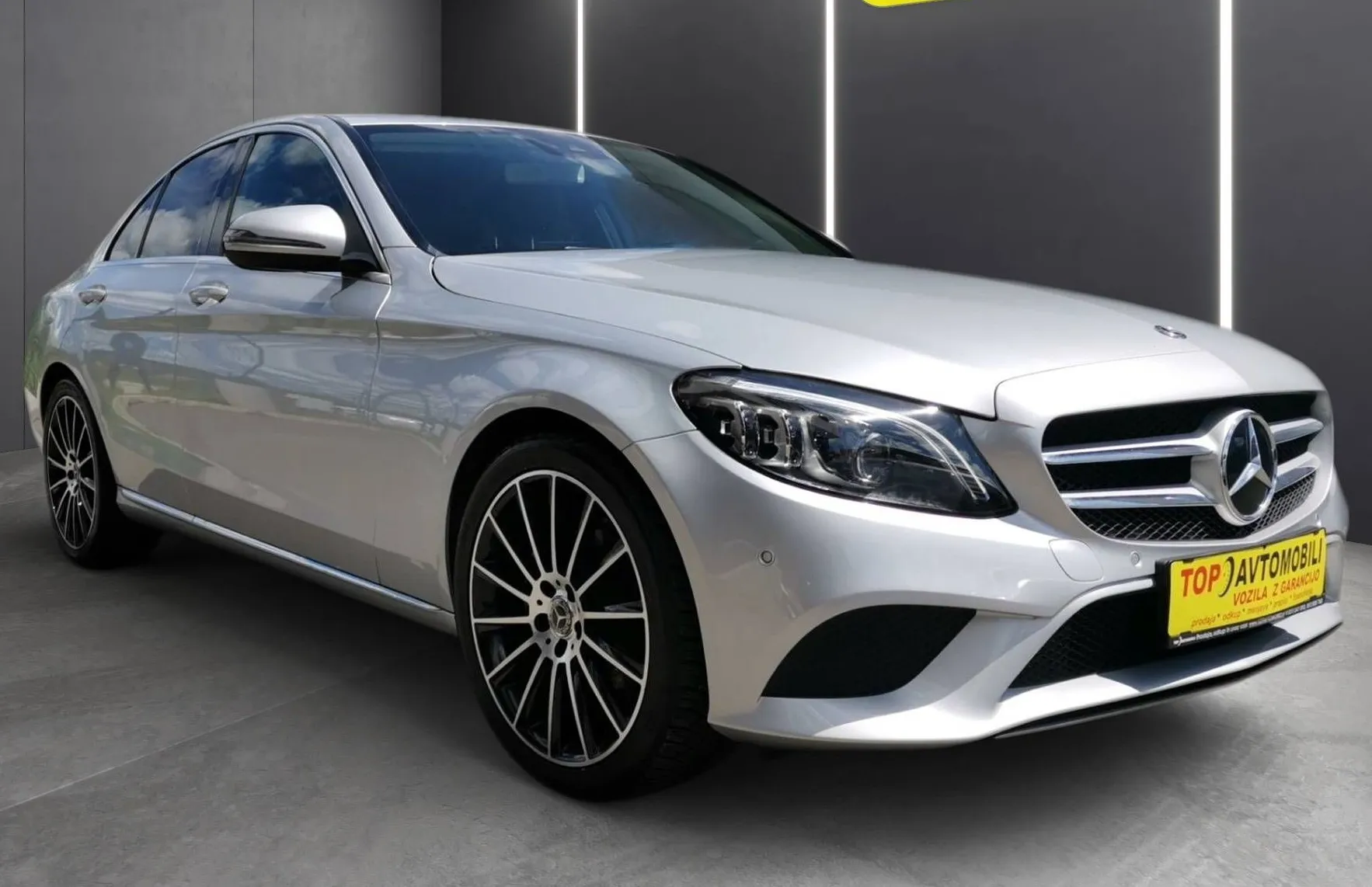Zunanja slika - Mercedes-Benz C-Razred - 200d AMG LINE 19 COL MULTIBEAM VIRTUAL NAVI KAM - 8