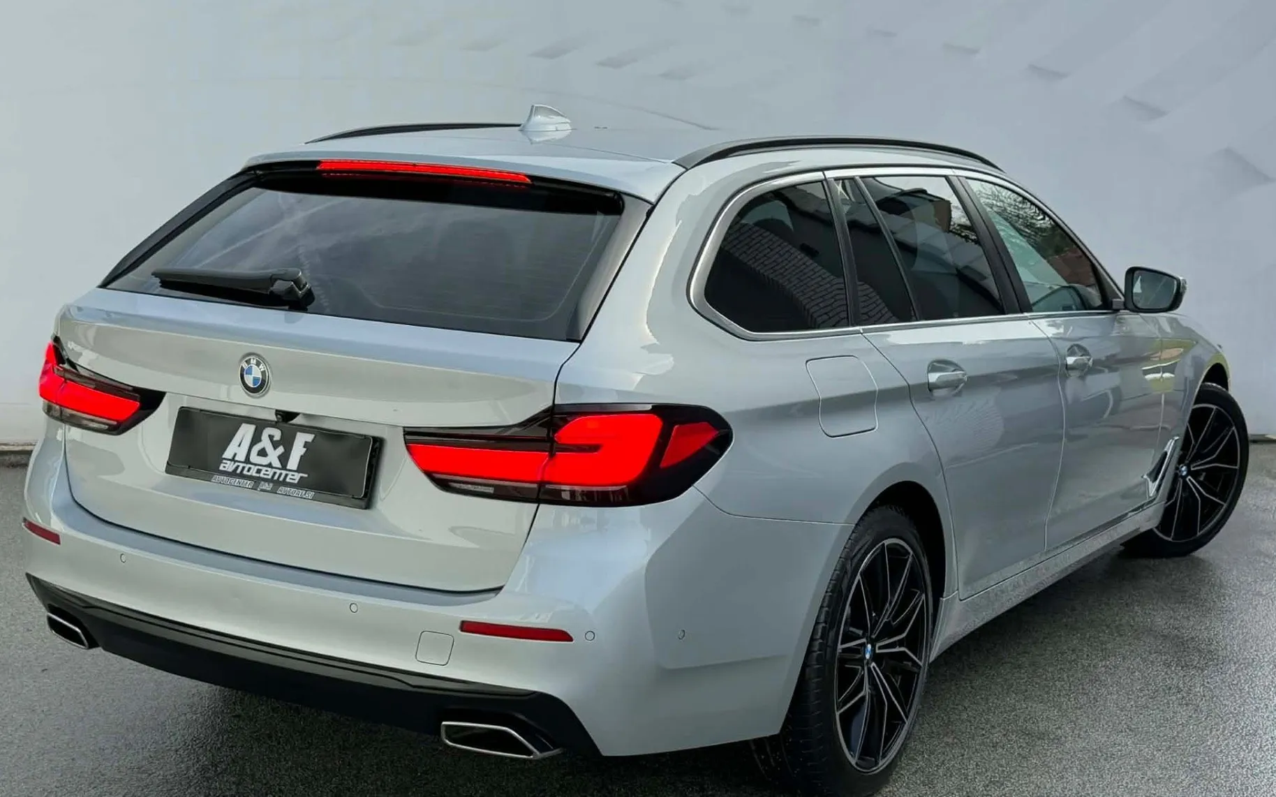 Zunanja slika - BMW Serija 5 - Touring: 530d-AUT-LED-110.000km-LIZING ZA TUJCE-4X KLIMA - 5