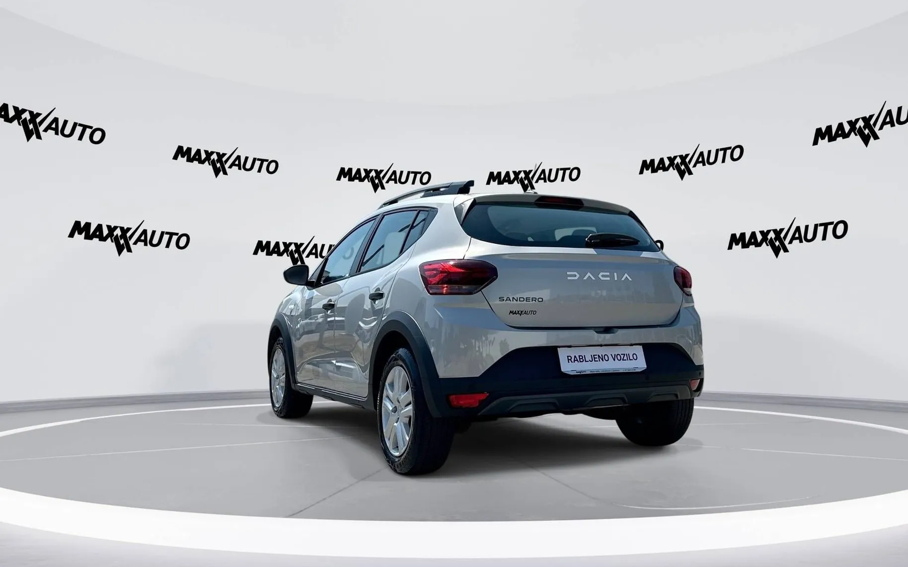 Notranja slika - Dacia Sandero - Stepway 1.0 TCe 90 Essential - 7