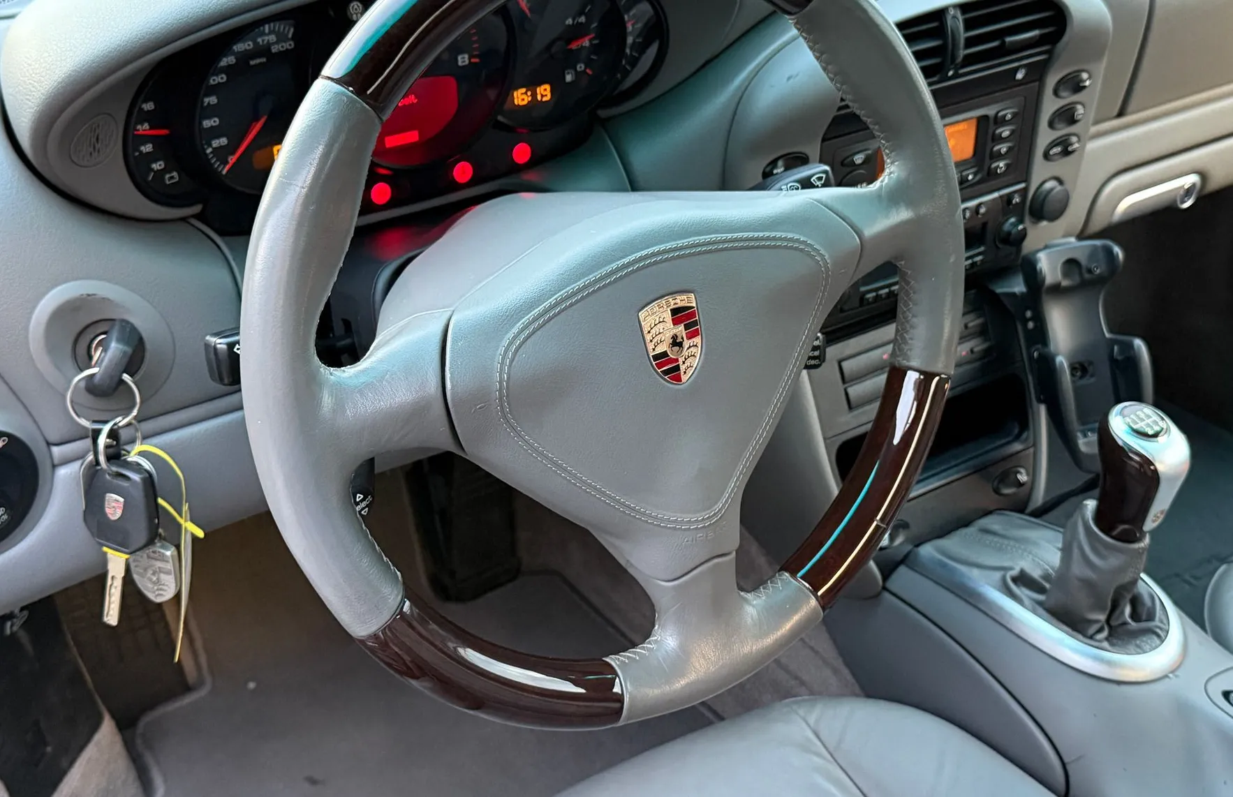 Zunanja slika - Porsche 911 Cabriolet - Carrera 4 Vsa oprema TOP STANJE samo 48000km - 9