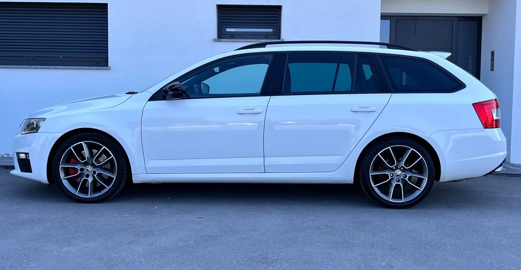 Zunanja slika - Škoda Octavia - 2.0 TDI RS+XENON+NAVI+PDC+KLJUKA - 4