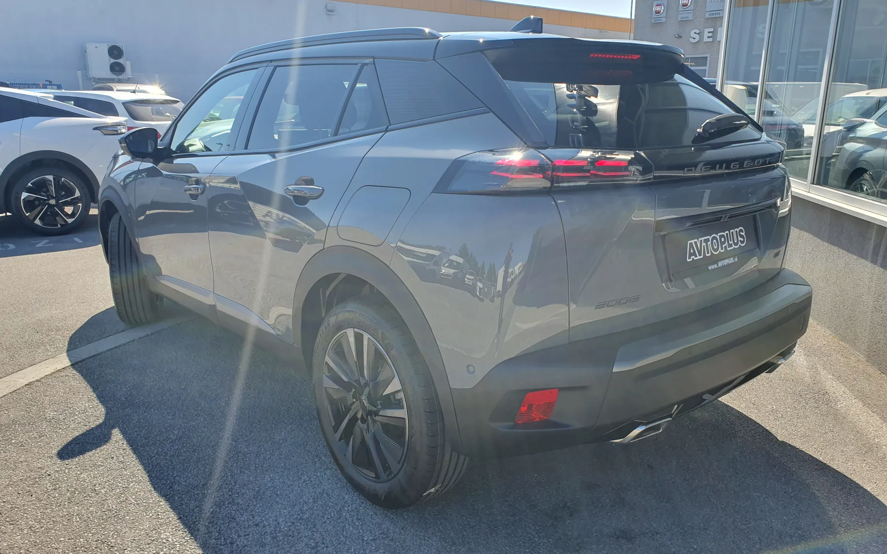 Zunanja slika - Peugeot 2008 - GT HIBRID 145 e-DCT6 - 4