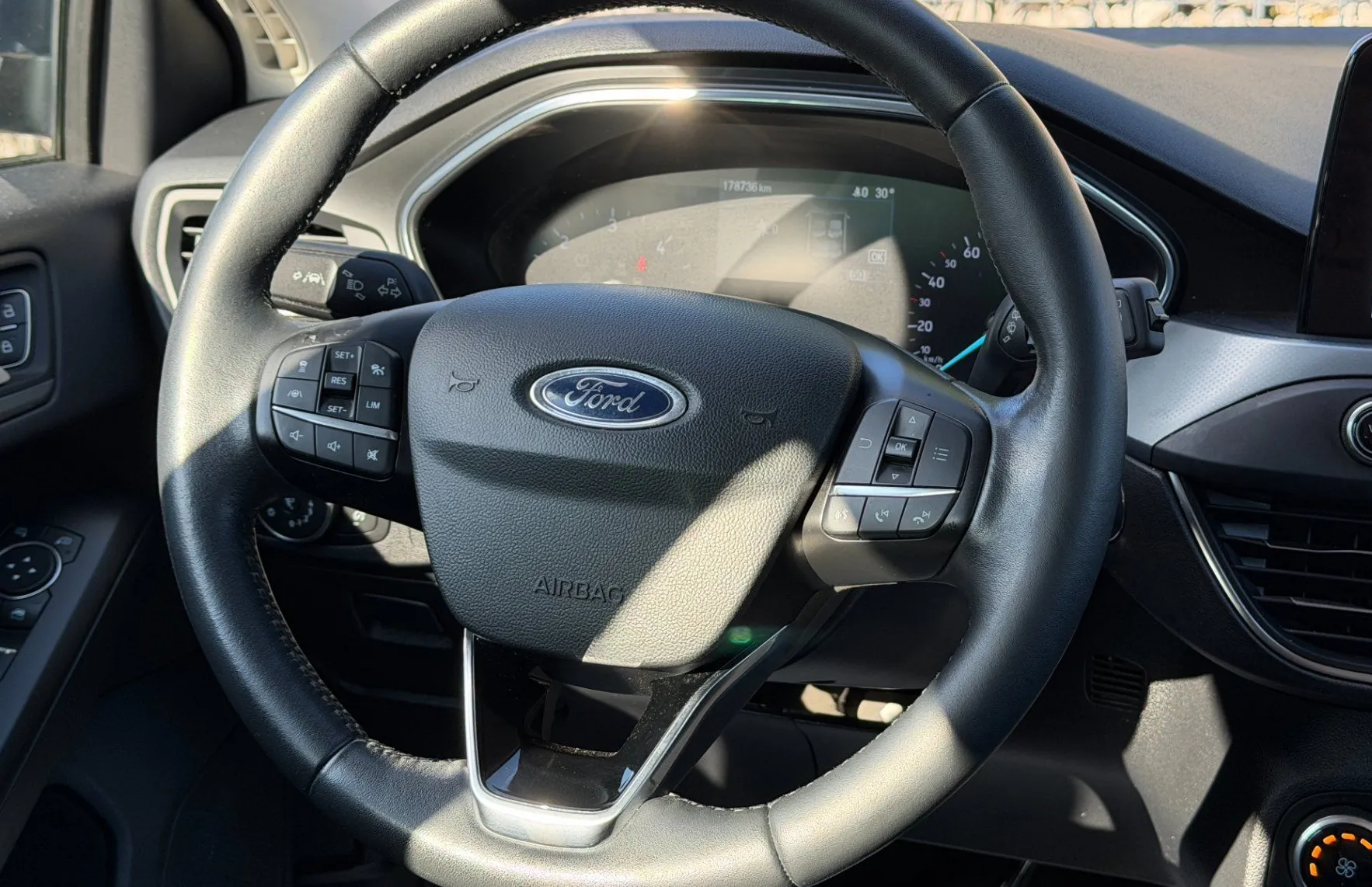Zunanja slika - Ford Focus - 2.0 EcoBlue Active|Aut|Navi|Virtual| - 12