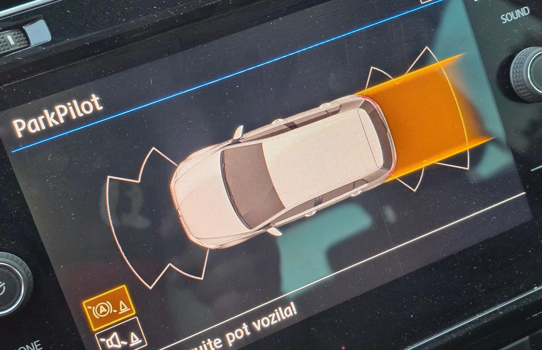 Zunanja slika - Volkswagen Golf - 1.0 TSI BMT ALU PLATIŠČA-ZASLON-1.LASTNIK-KOT NOV - 16