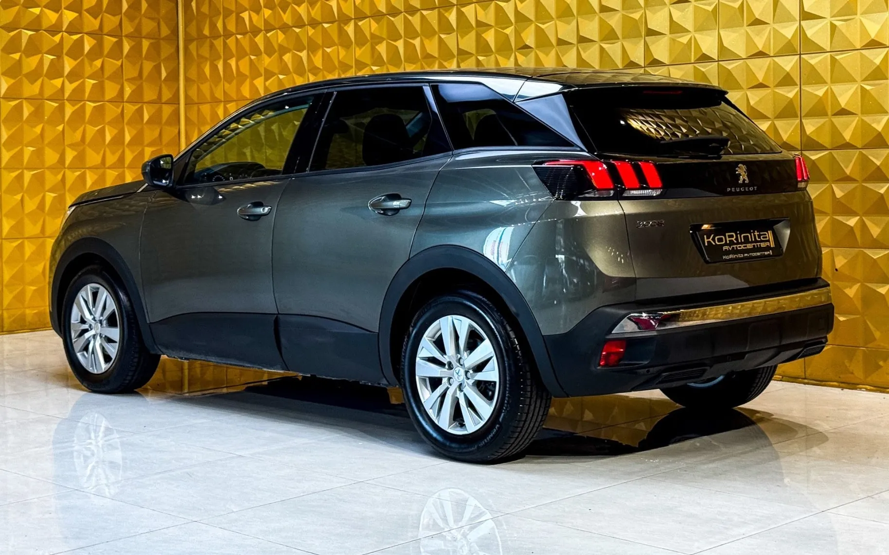 Notranja slika - Peugeot 3008 - 1.2i AUT-VIRTUAL-F1-NAVI-MULTIFUNKCIJA-RADAR - 7