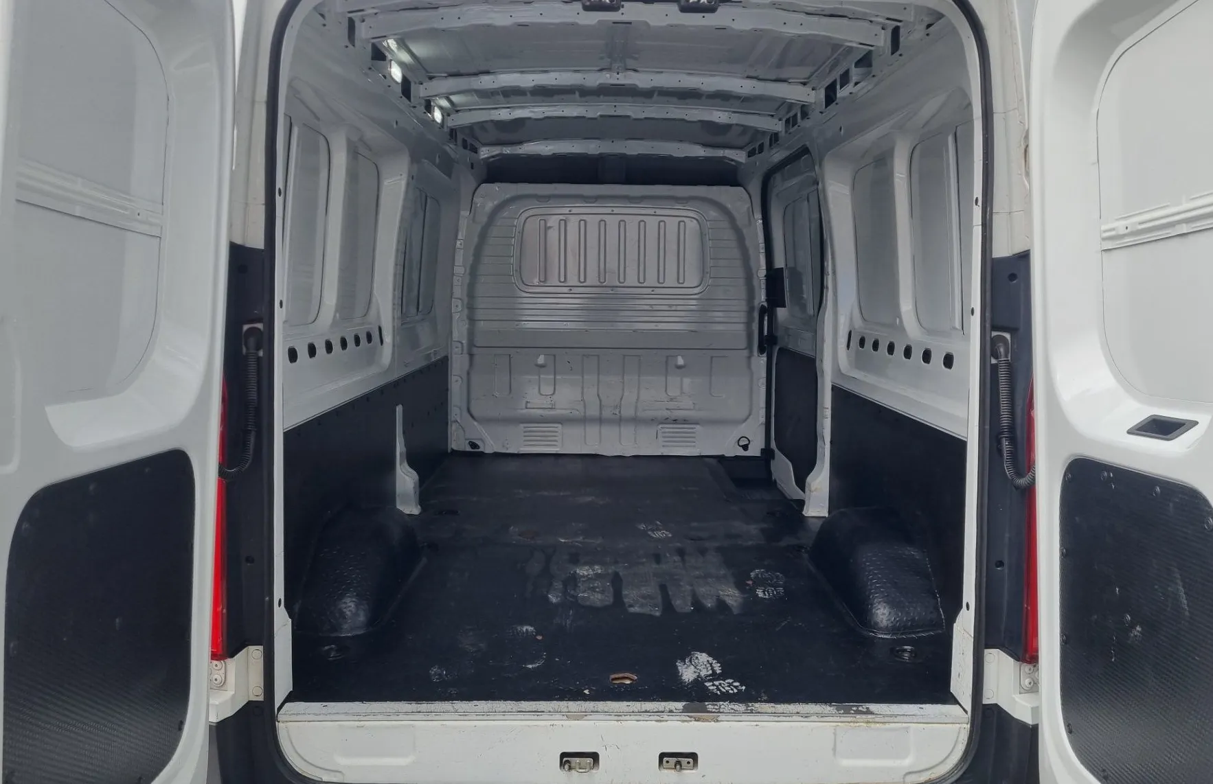 Zunanja slika - MAXUS Deliver 9 - 2.0 TDCI - 9
