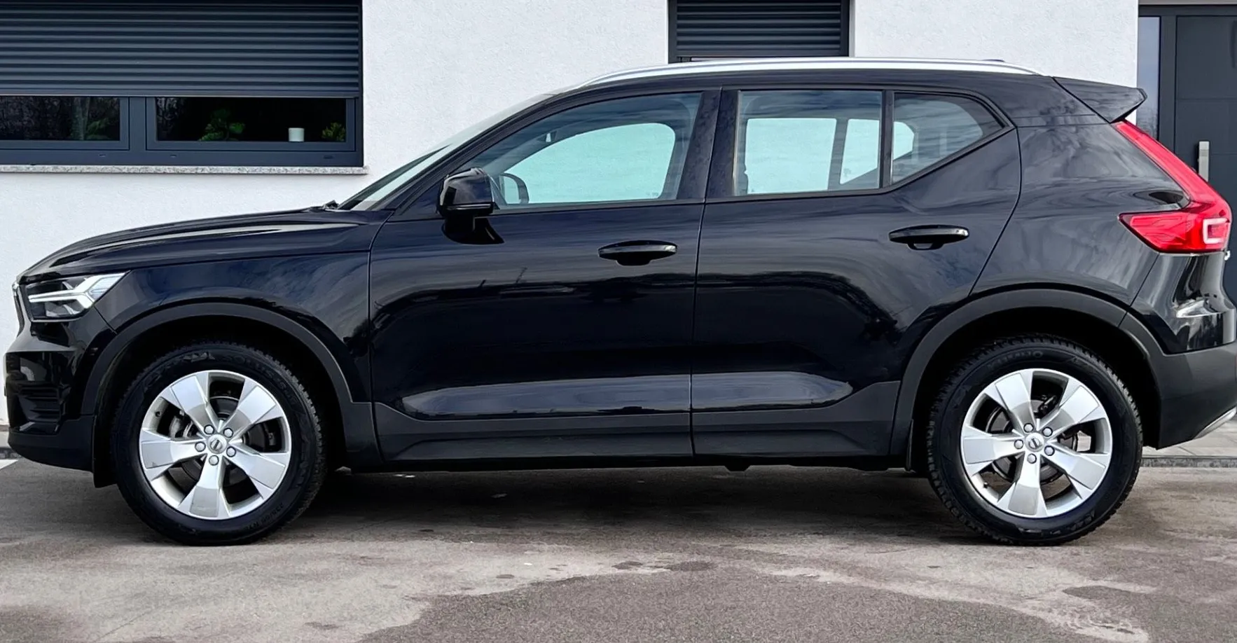 Zunanja slika - Volvo XC40 - D3+LED+NAVI+KAMERA+ALU+KEYLESS GO+AUTO HOLD - 4