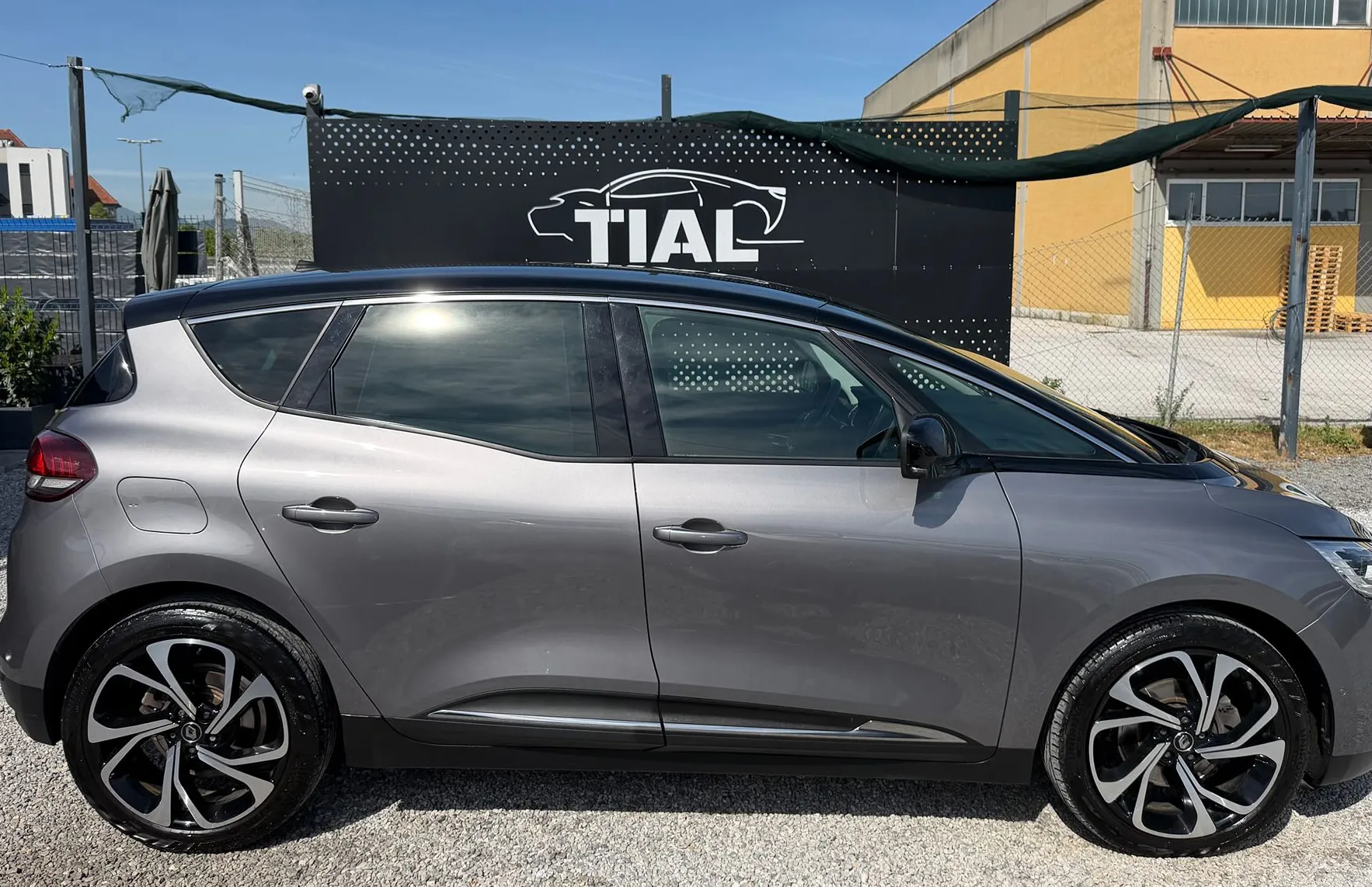 Zunanja slika - Renault Scénic - Scenic 1.7 DCI-LED PURE VISION-NAVI-MRT.KOTI-LINE ASS. - 8
