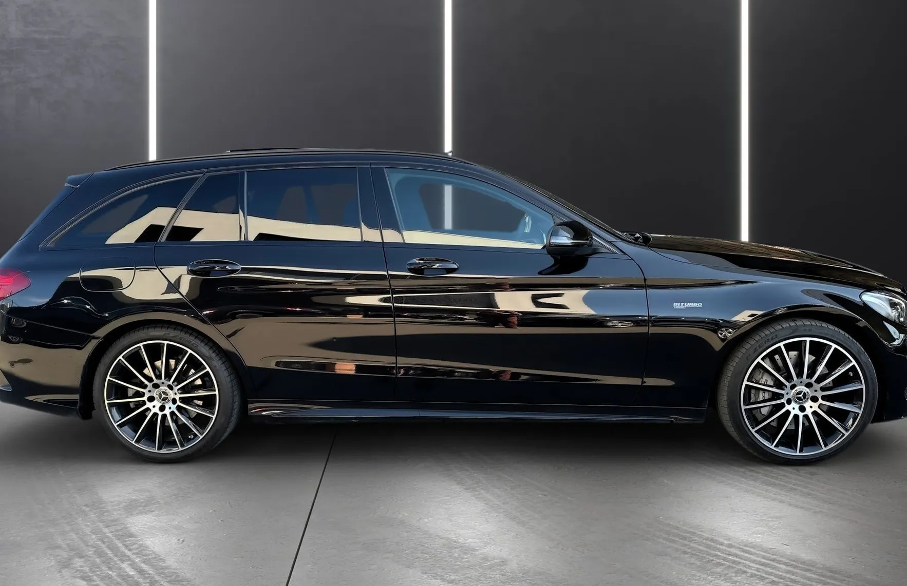 Zunanja slika - Mercedes-Benz C-Razred - 43 AMG 4MATIC MULTIBEAM PANO NAVI PDC 360 KAM TOP - 9