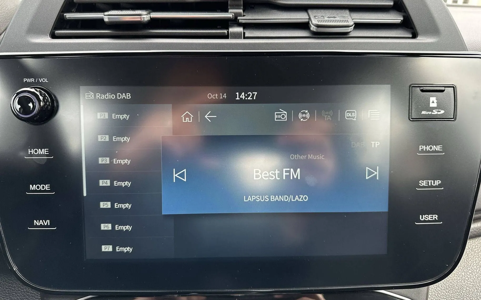 Notranja slika - SsangYong Tivoli - 1.5 T-GDi Fresh 2WD M T... - 13