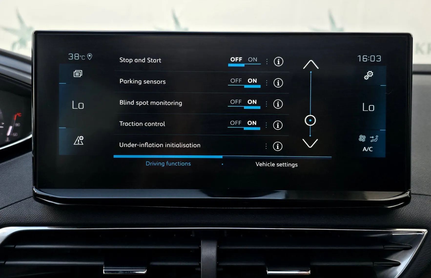 Zunanja slika - Peugeot 5008 - 2.0HDI EAT8 GT PANOR•ACC•AMBIENT•MEMORY•KEYLESS•19 - 17