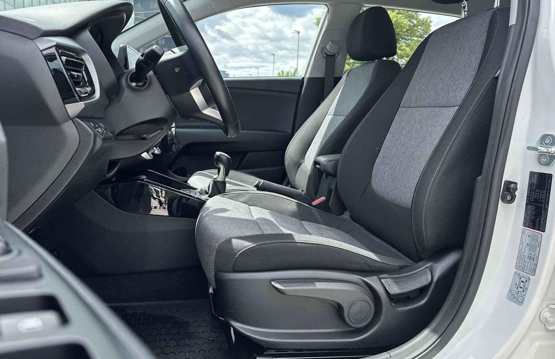 Zunanja slika - KIA Stonic - 1.0 T-GDi LX Urban ISG... - 10