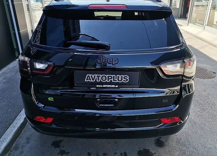 Zunanja slika - Jeep Compass - 1.5 T4 DCT7 e-Hybrid 96kW Summit - 3