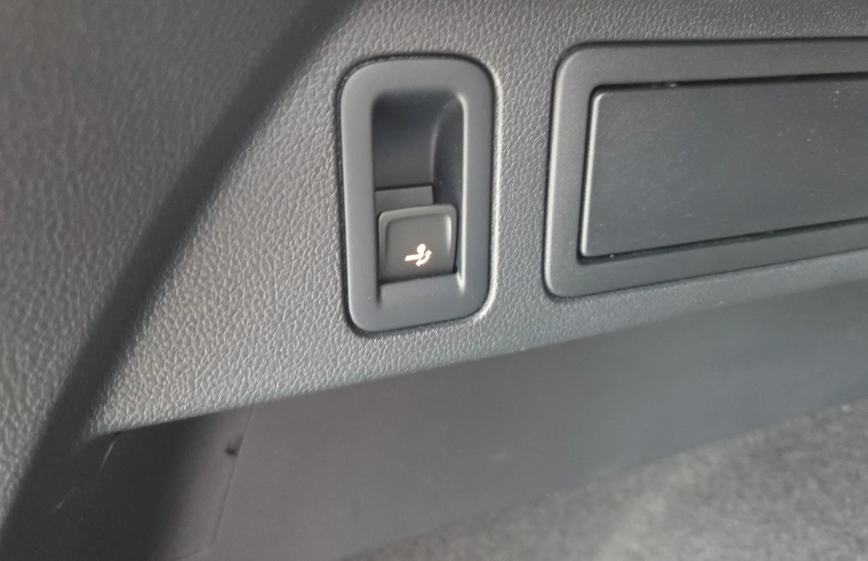 Zunanja slika - VW Tiguan - 2.0 TDI SCR 4MOTION BMT R-Line .rezerviran - 15