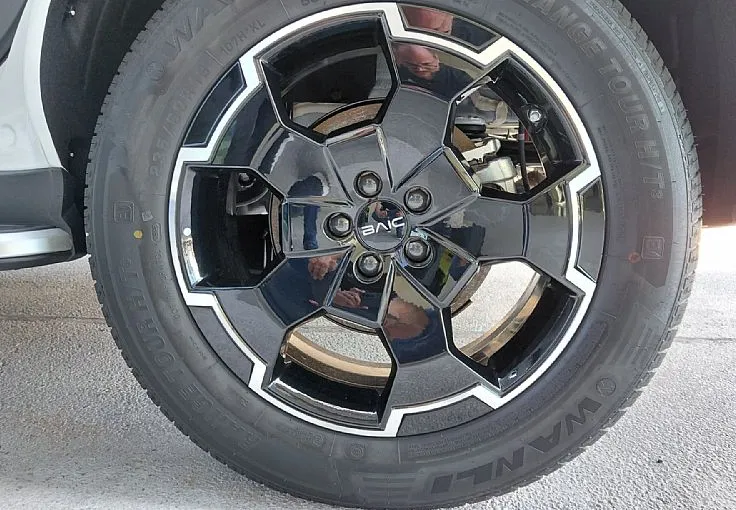 Zunanja slika - Baic BJ30 - 1.5T e-HYBRID 4WD - NA ZALOGI - 12