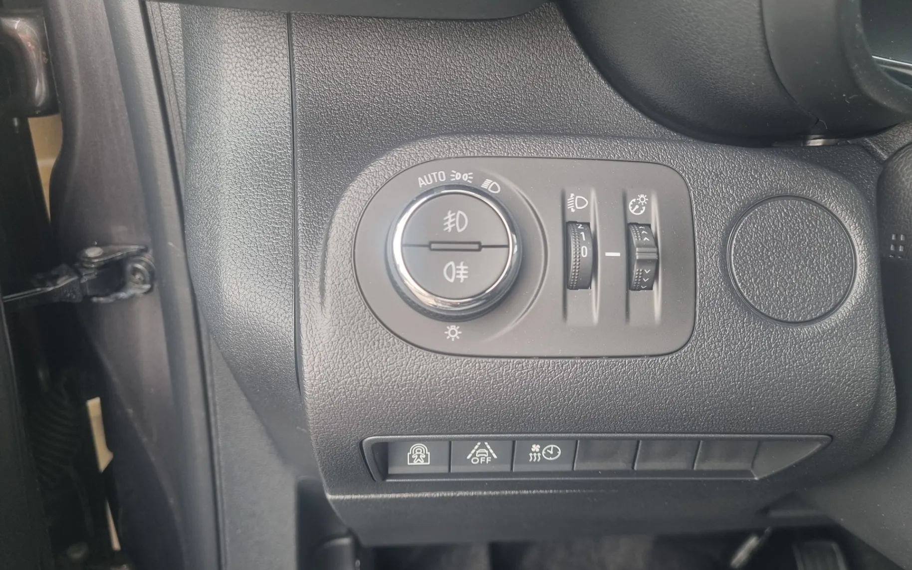 Notranja slika - Opel Combo - LIFE EV 100KW - 3.000€ SUBVENCIJE - VOZILO JE NOVO - 14