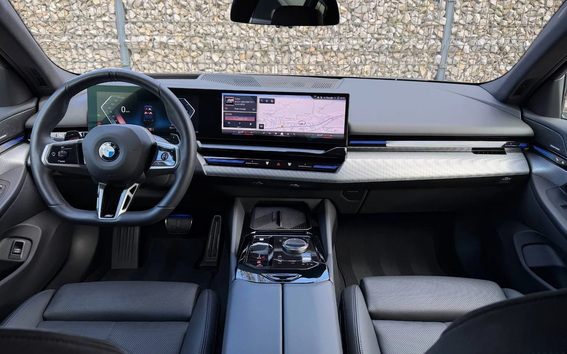 Zunanja slika - BMW Serija 5 - : 520d M-PAKET | ICONIC GLOW | HUD | 360° | KLJUKA | - 10