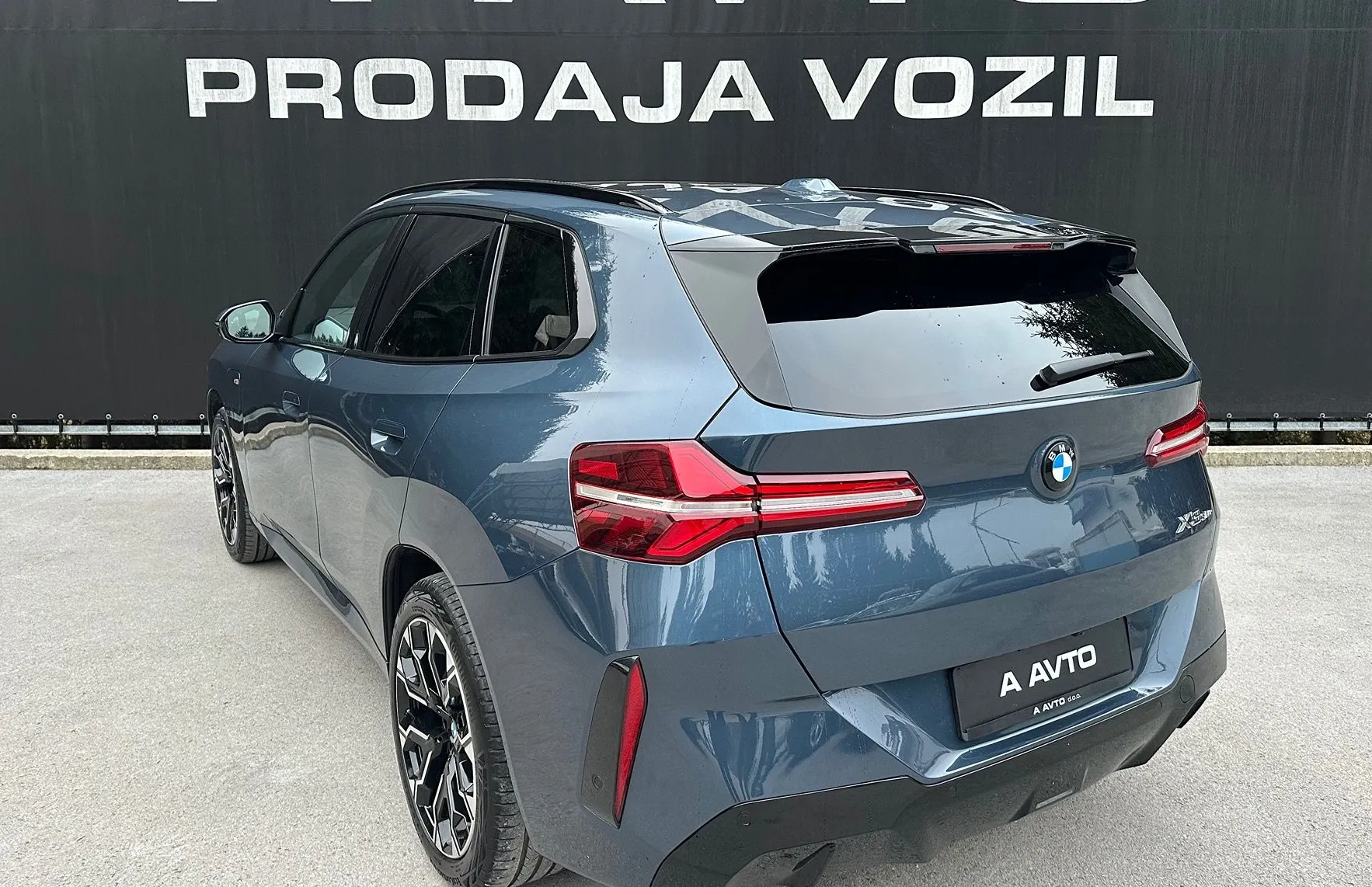 Zunanja slika - BMW X3 - serija :  30e xDrive  AT -HARMAN-PANORAMA-KAM360-20COL... - 5