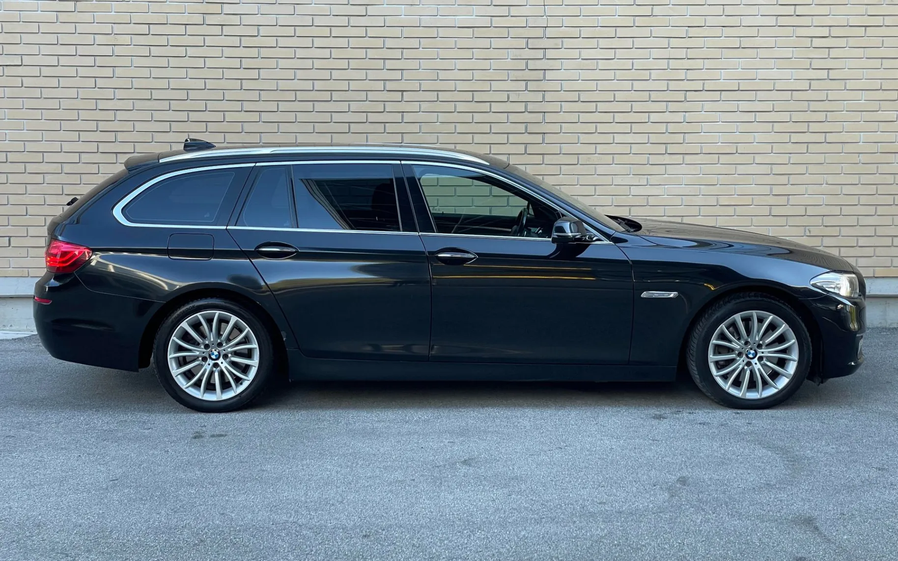 Zunanja slika - BMW Serija 5 - 530d xDrive touring Avt. - 4