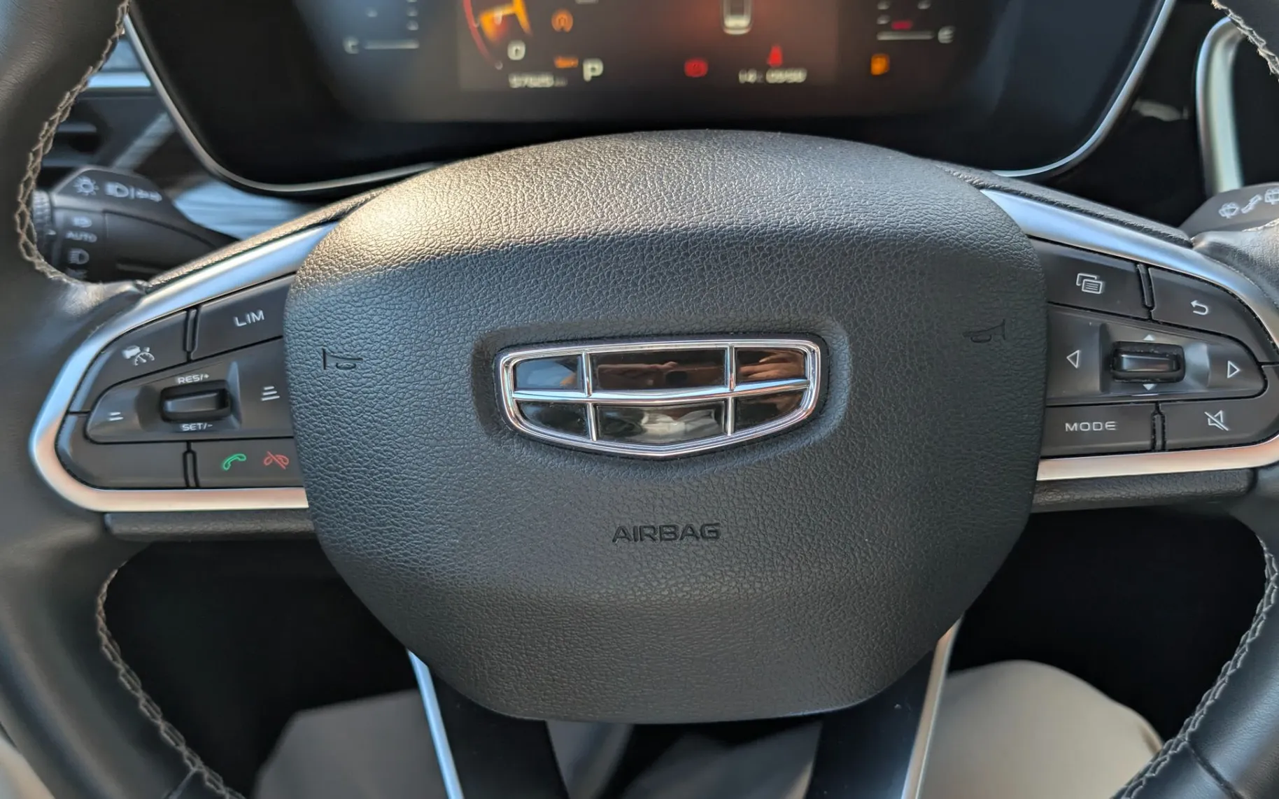 Zunanja slika - Geely Atlas Pro - 4WD 1.5 TD 48V EMS Flagship - 24
