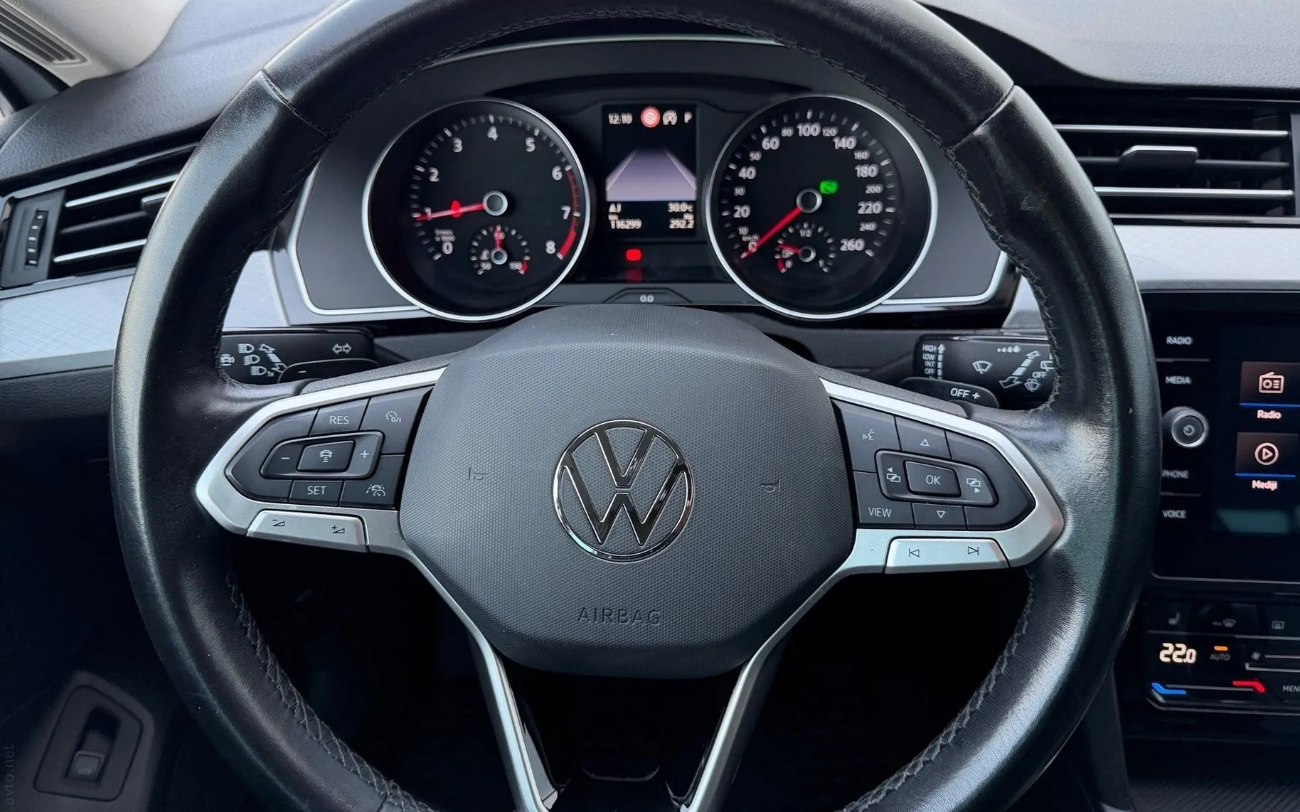 Notranja slika - Volkswagen Passat Variant - 1.5 TSI BMT Business DSG-SLO-1.Lastnik-LED-ACC.... - 8