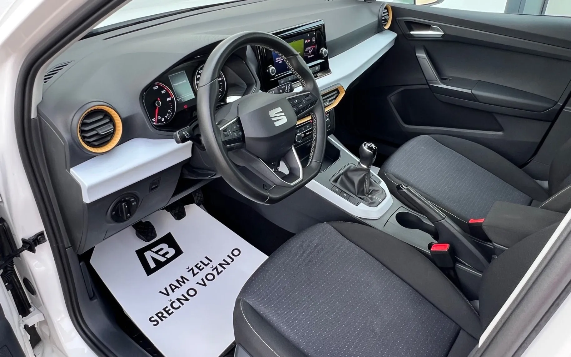 Notranja slika - Seat Arona - 1.0 TSI+1. LAST+SLO+ALU+TEMP+110KM - 10