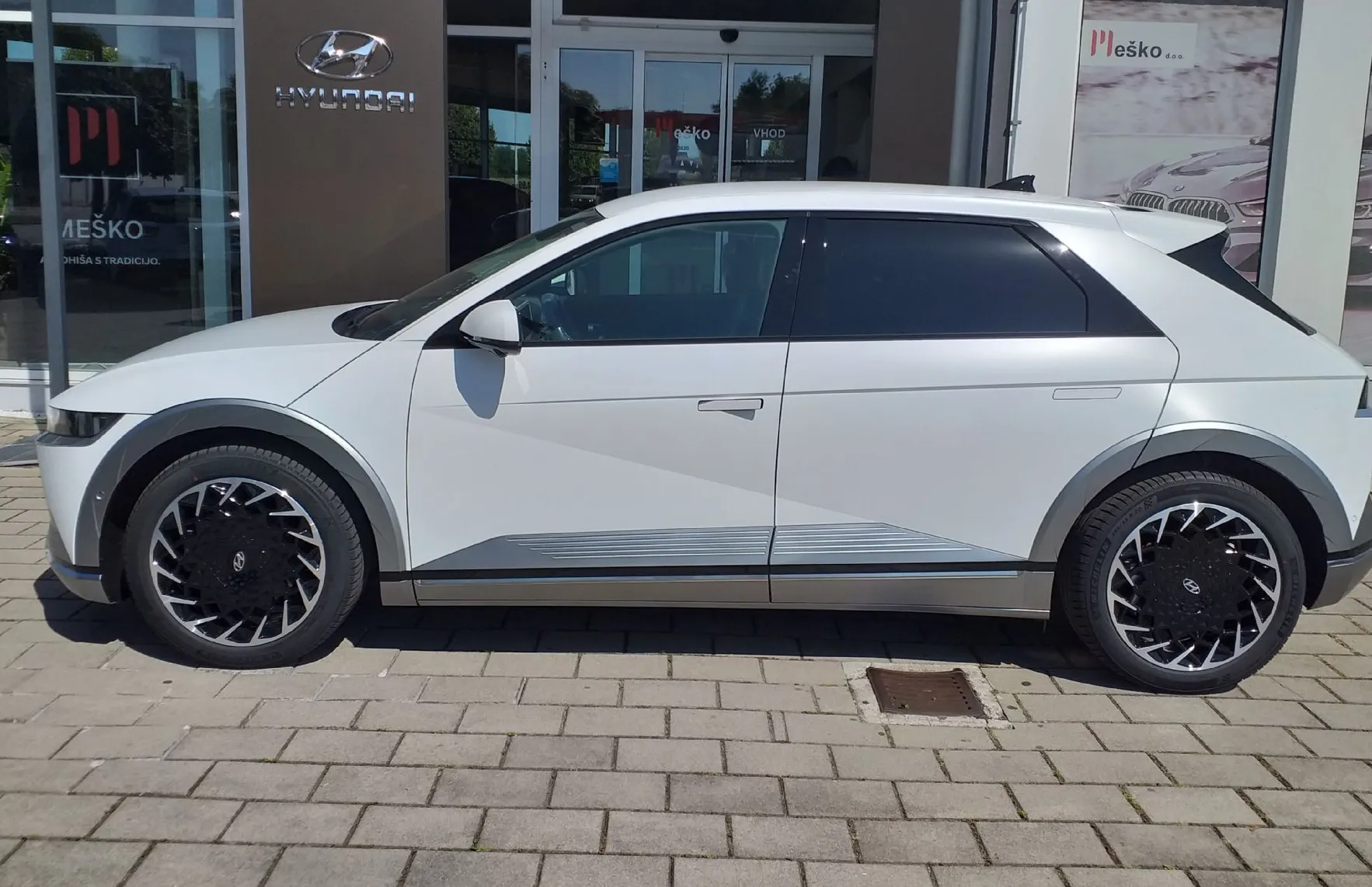 Zunanja slika - Hyundai Ioniq 5 - 168kW PREMIUM 84kWh .VOZILA V PRIHODU - 3
