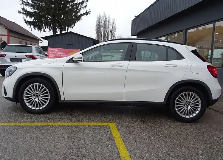 Zunanja slika - Mercedes-Benz GLA-Razred - GLA 200 d 136KM Avt.7G - KOT NOV - SERVISIRAN - - 4