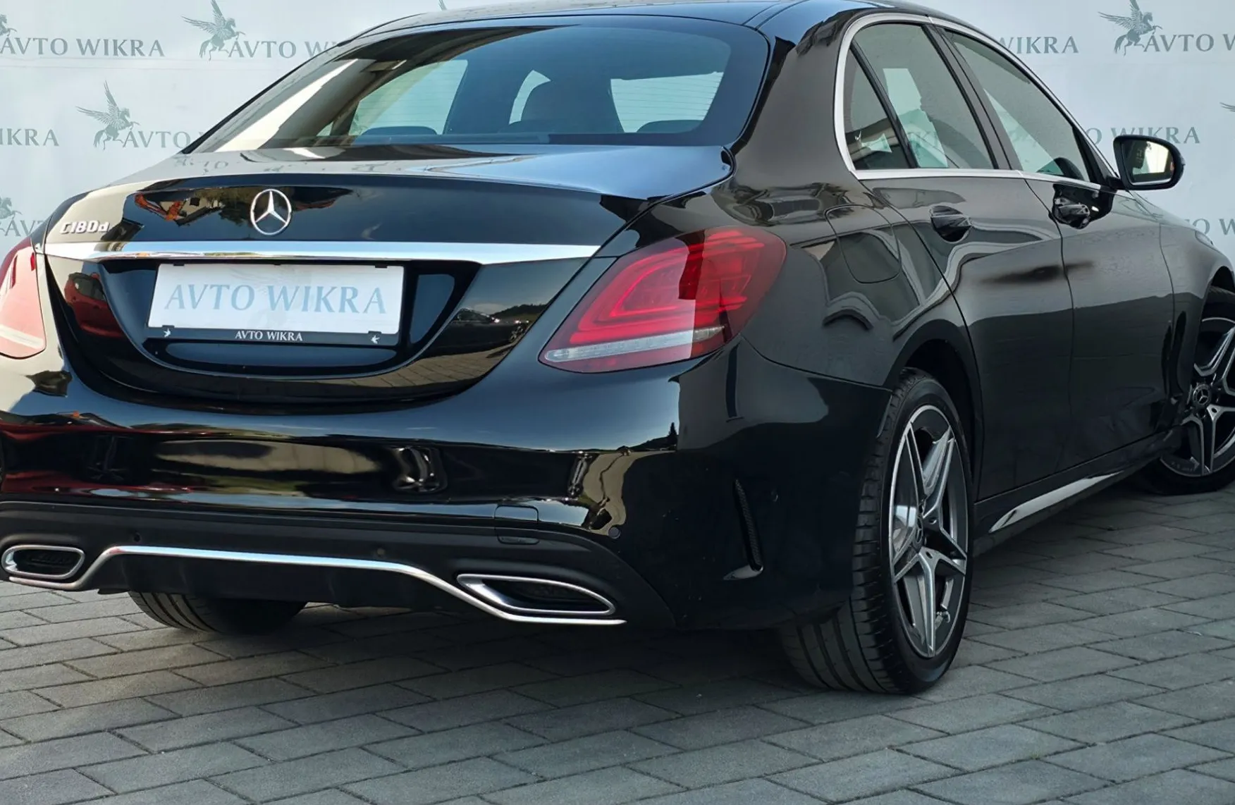 Zunanja slika - Mercedes-Benz C-Razred - 180d AMG Line Avt. LED•TEMP•NAVI•KAMERA•F1•18C - 4