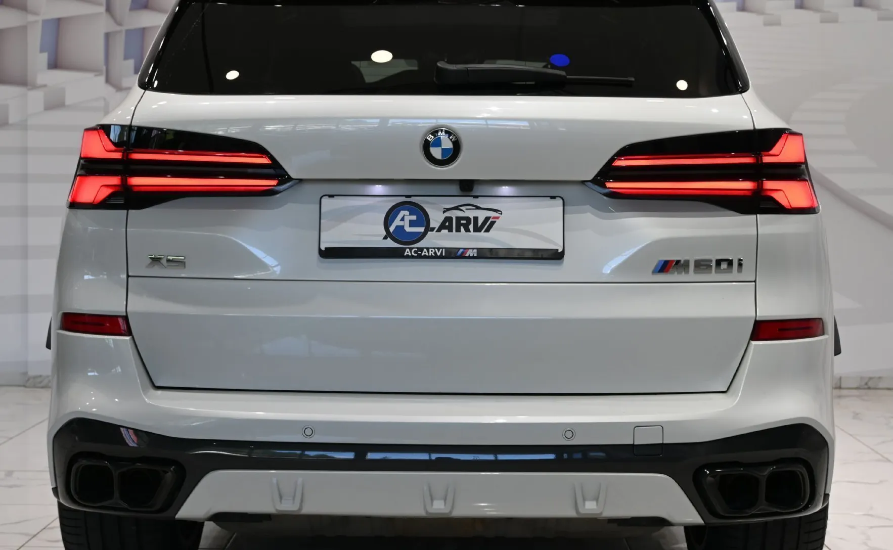 Zunanja slika - BMW X5 - serija : xDriveM60i .M.SPORT-ZRAČNO-KLJUKA-PANO-HUD-KEYLES - 5