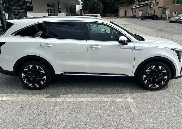 Zunanja slika - KIA Sorento - 2.2 TCi EX Limited AWD 8DCT 142kW - 3