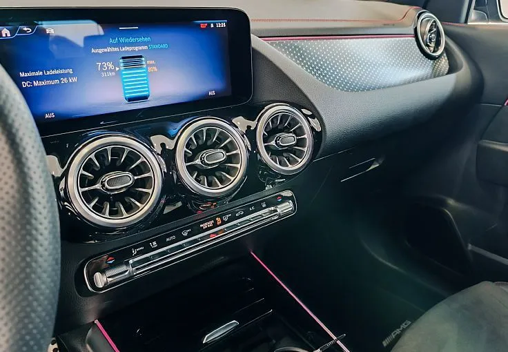 Zunanja slika - Mercedes-Benz EQA - 350 4MATIC FULL AMG-360 KAM-MRT.K-ALCANTARA-VIDEO - 11