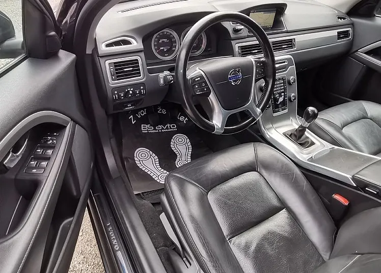 Zunanja slika - Volvo V70 - D2 Summum-NAVI-USNJE-PDC-ALU - 8