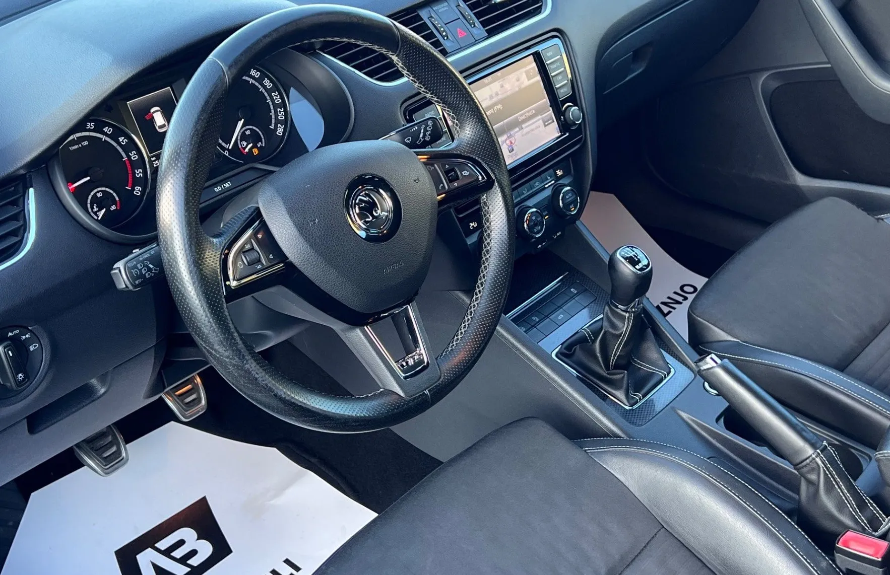 Zunanja slika - Škoda Octavia - 2.0 TDI RS+XENON+NAVI+PDC+KLJUKA... - 10