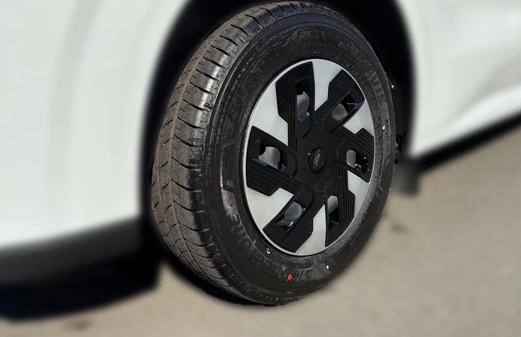 Zunanja slika - Ford Transit - E- Custom - 11