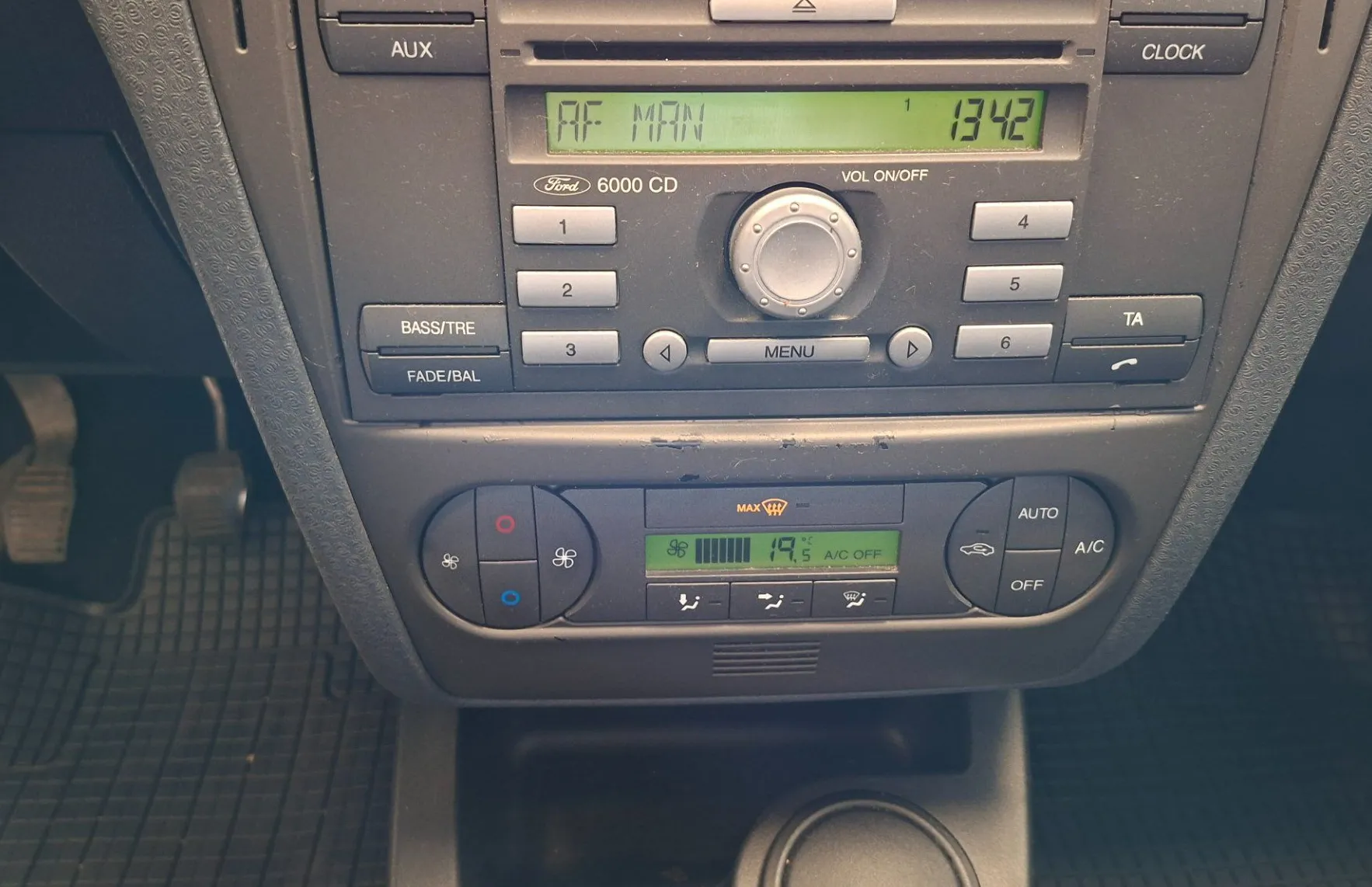 Zunanja slika - Ford Fusion - Elegance 1.6 16V-HITRI KREDIT-LEANPAY- - 10