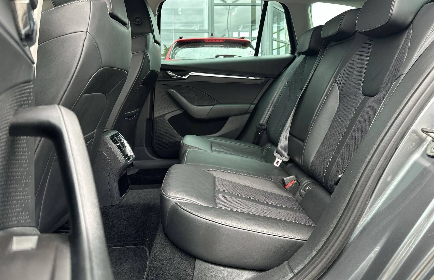 Zunanja slika - Škoda Octavia - Combi 2.0 TDI Style DSG - 10