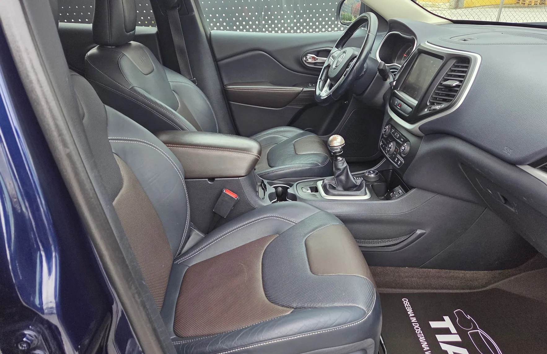 Zunanja slika - Jeep Cherokee - 2.0D 4X4-BIXENON-LED-ALU KAMERA-PDC-USNJE-NAVI - 12