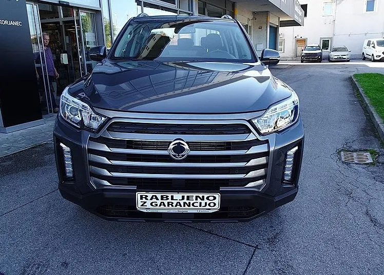 Zunanja slika - SsangYong Musso - 2.2 XDi ULTIMATE 4WD A T TOV. GARANCIJA. KLJUKA - 2