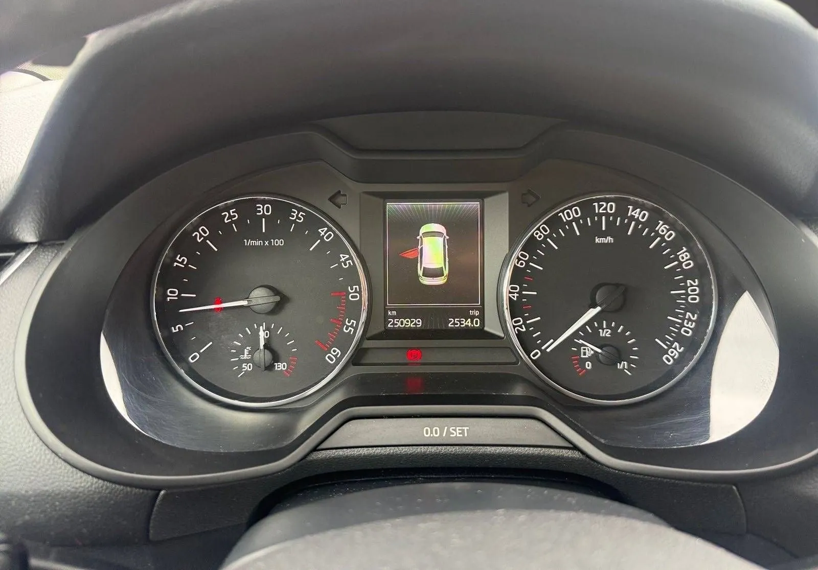 Notranja slika - Škoda Octavia - Combi 2.0 TDI Elegance - 11