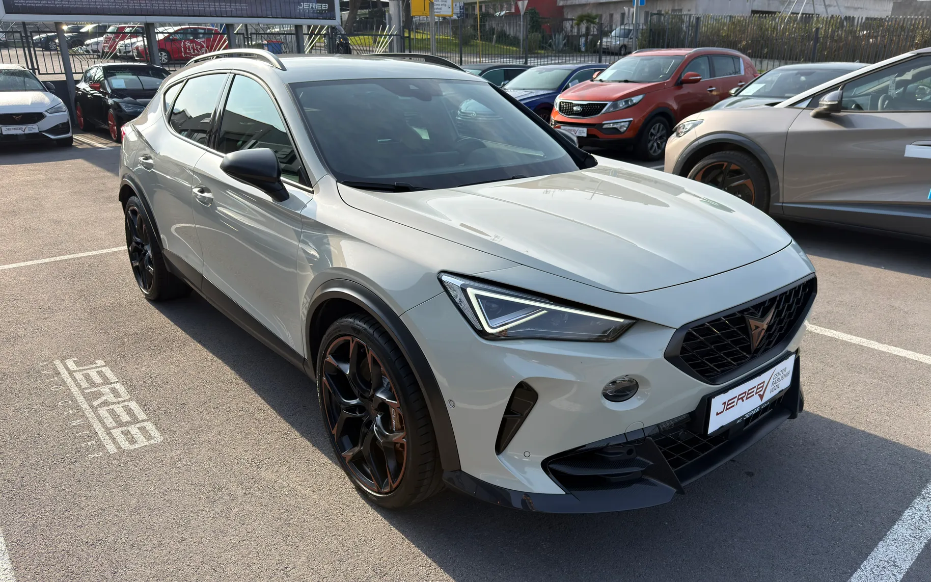 Zunanja slika - Cupra Formentor - 2.5 TSI 287KW DSG VZ5 4DRIVE Tayga Grey EDITION - 5