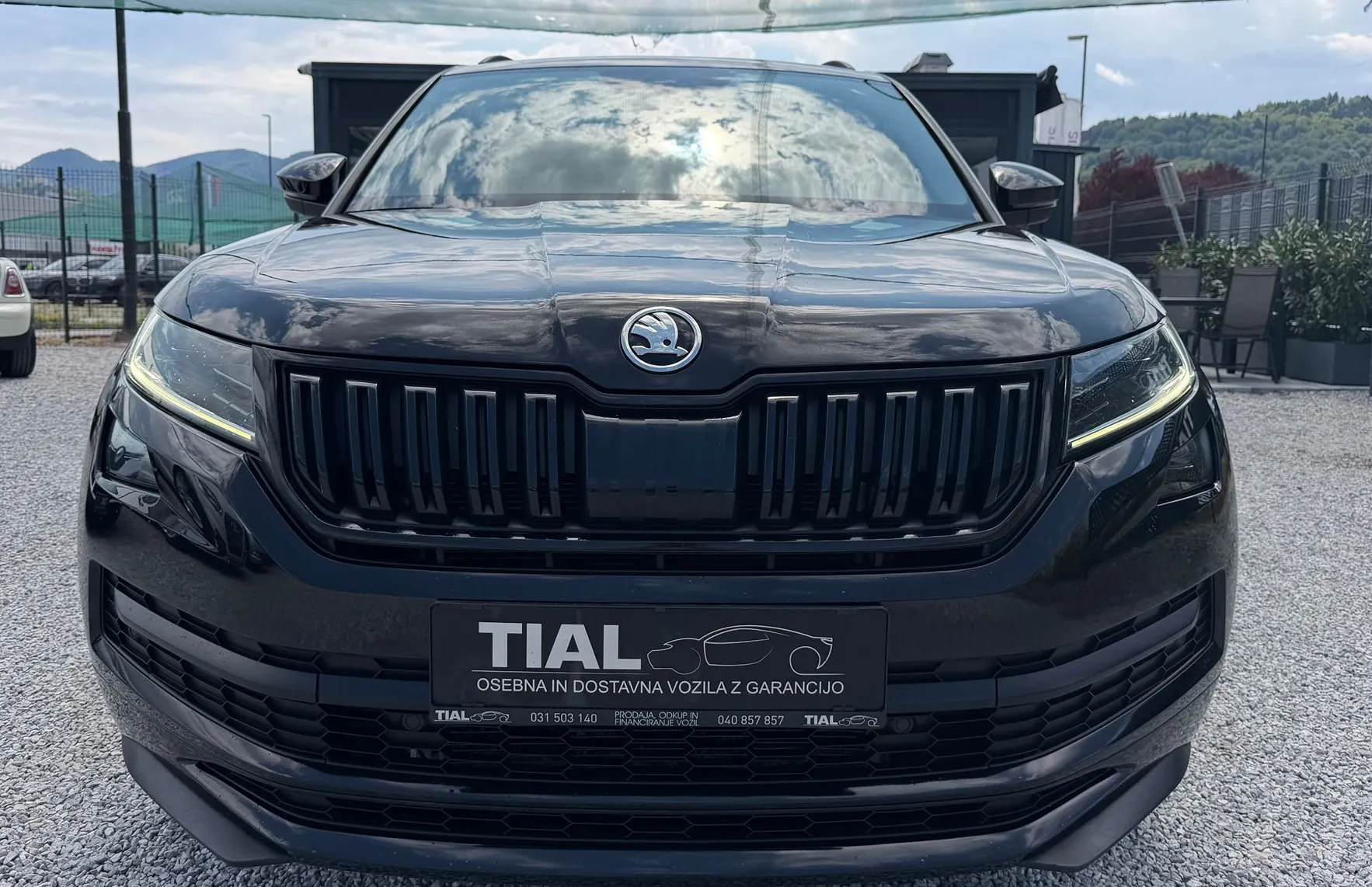 Zunanja slika - Škoda Kodiaq - 4x4 2.0 TDI SPORTLINE-7SEDEZEV-DSG-KAMERA-CRYSTAL- - 2