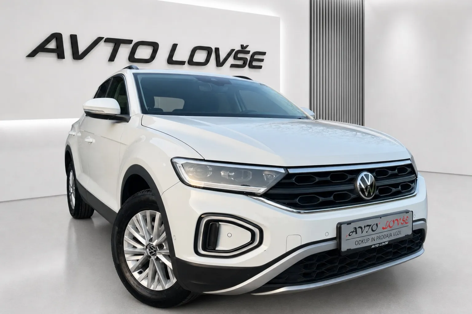 Zunanja slika - Volkswagen T-Roc - 2.0 TDI avt. Style -1 LASTNK-IQ LIGHT-NAVI-ALU-K - 2